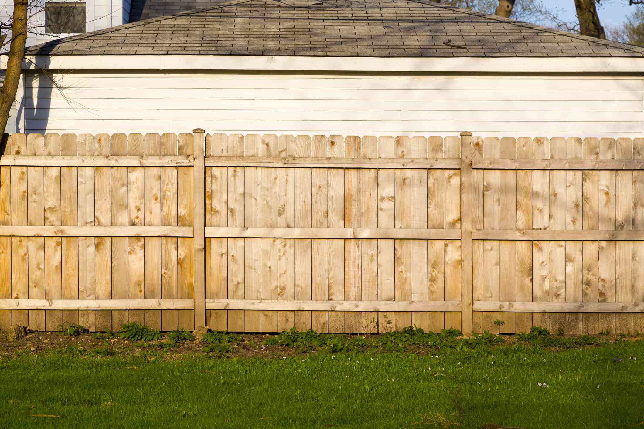 WoodFence-dceafe04d1f243c28b6d276c46d9fc95
